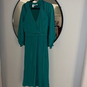 Size Small Emerald Green Midi Dress